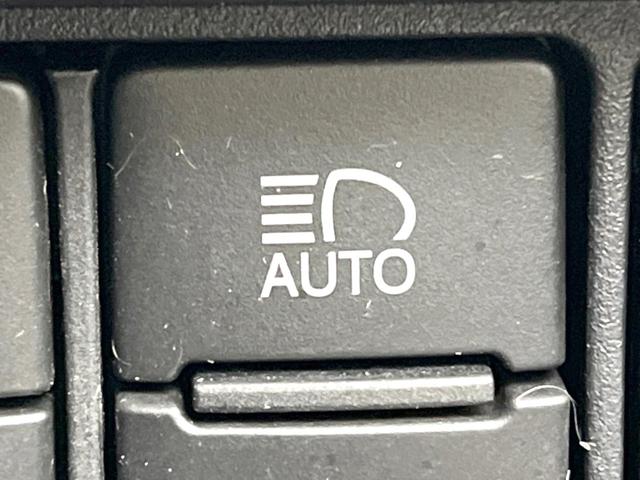 ヴォクシー ＺＳ　両側電動ドア　純正ＳＤナビ　後席モニター　バックカメラ　衝突被害軽減システム　禁煙車　ドラレコ　スマートキー　ＬＥＤヘッド　ビルトインＥＴＣ　クルコン　純正１６インチアルミ　オートハイビーム（32枚目）