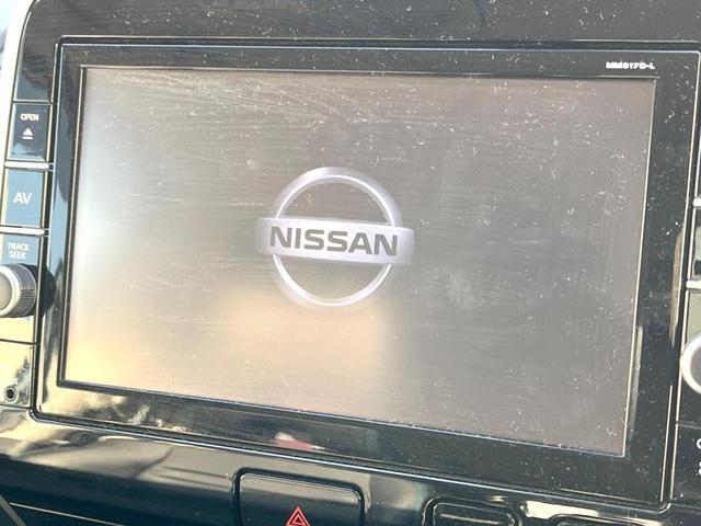 セレナ ライダー　Ｖセレクション　ブラックレザー　両側電動スライド　純正９インチナビ　後席モニター　全周囲カメラ　衝突軽減装置　プロパイロット　禁煙車　２トーンカラー　本革シート　コーナーセンサー　スマートキー　ＬＥＤ　ＥＴＣ　デジタルインナーミラー（4枚目）