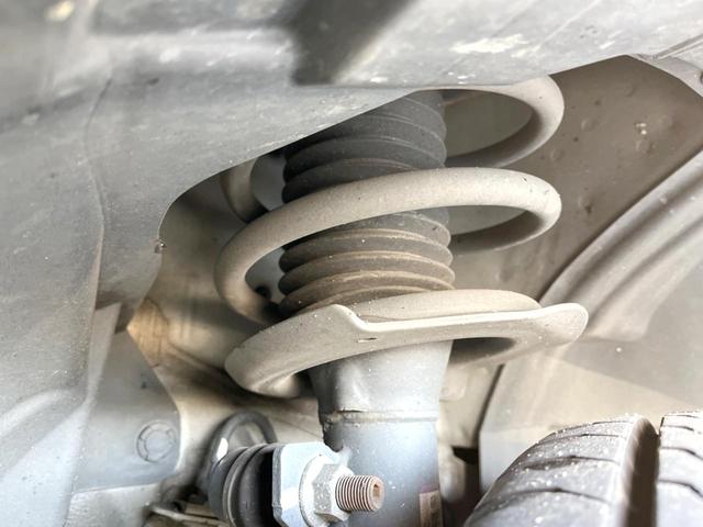 セレナ ライダー　Ｖセレクション　ブラックレザー　両側電動スライド　純正９インチナビ　後席モニター　全周囲カメラ　衝突軽減装置　プロパイロット　禁煙車　２トーンカラー　本革シート　コーナーセンサー　スマートキー　ＬＥＤ　ＥＴＣ　デジタルインナーミラー（24枚目）