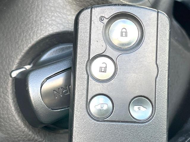 ステップワゴンスパーダ Ｚ　純正ナビ　バックカメラ　両側電動スライドドア　禁煙車　ＨＩＤヘッドライト　ＥＴＣ　純正１６インチＡＷ　オートライト　オートエアコン　ＣＤ／ＤＶＤ再生　地デジ　ＨＩＤフォグ（6枚目）