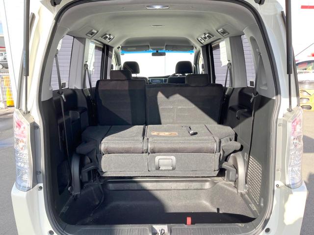 ステップワゴンスパーダ Ｚ　純正ナビ　バックカメラ　両側電動スライドドア　禁煙車　ＨＩＤヘッドライト　ＥＴＣ　純正１６インチＡＷ　オートライト　オートエアコン　ＣＤ／ＤＶＤ再生　地デジ　ＨＩＤフォグ（50枚目）