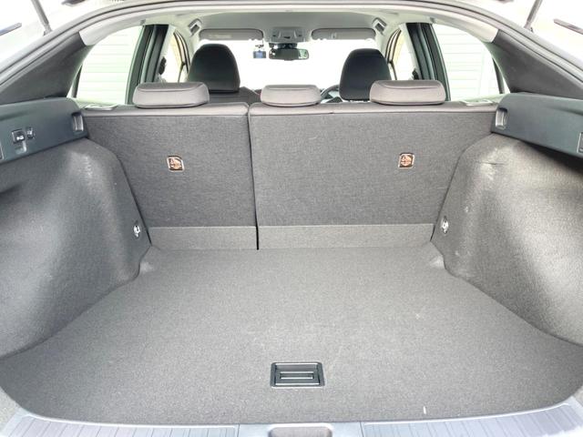 プリウス SセーフティプラスII 後期 純正ディスプレイオーディオ バックカメラ 衝突被害軽減システム レーダークルーズ 禁煙車 ドラレコ コーナーセンサー スマートキー LEDヘッド ビルトインETC 純正15インチアルミ フルセグ(55枚目)