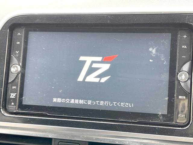 シエンタ ハイブリッドＧ　クエロ　７人乗り　純正ナビ　バックカメラ　後席モニター　両側電動スライドドア　衝突被害軽減システム　禁煙車　ハーフレザーシート　シートヒーター　スマートキー　ＬＥＤヘッドライト　オートハイビーム　車線逸脱警報（3枚目）
