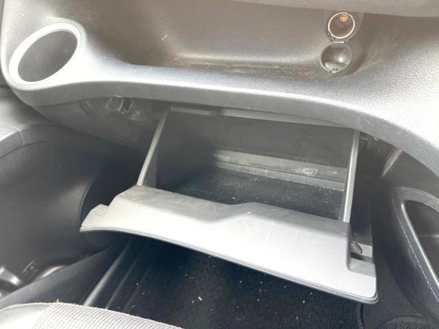 シエンタ ハイブリッドＧ　クエロ　７人乗り　純正ナビ　バックカメラ　後席モニター　両側電動スライドドア　衝突被害軽減システム　禁煙車　ハーフレザーシート　シートヒーター　スマートキー　ＬＥＤヘッドライト　オートハイビーム　車線逸脱警報（52枚目）