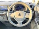 インテリアに合わせたデザインのステアリングは、運転される方のことも考え、運転しやすい形状、大きさです。是非一度、実際に触ってお確かめください。