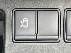 【パワースライドドア】スマートキーや運転席のスイッチでスライドドアの開閉が可能♪電動だから力を入れてドアを開ける必要が無く、小さいお子様でも、重い荷物を持っている時もラクに開け閉めできます♪ 6