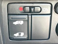 �ڥѥ���饤�ɥɥ��ۥ��ޡ��ȥ����䱿ž�ʤΥ����å��ǥ��饤�ɥɥ��γ��Ĥ���ǽ����ư�������Ϥ�����ƥɥ��򳫤���ɬ�פ�̵���������������ͤǤ⡢�Ť���ʪ����äƤ������饯�˳����Ĥ�Ǥ��ޤ��� 5