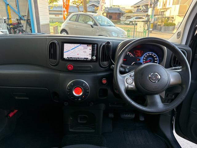 【展示スペース】屋内展示場完備！　雨の日や夜間にご来店の場合でも、ＬＥＤ照明付きの展示場にて、ゆっくり、しっかりとお車をご確認頂けます☆彡