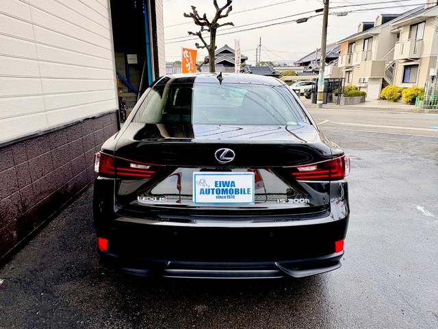 ＩＳ ＩＳ３００ｈ　バージョンＬ　純正ナビ　フルセグＴＶ　Ｂカメラ　サンルーフ　レザーシート　シートヒーター　シートエアコン　クルコン　ドラレコ　ＥＴＣ　禁煙車　自社買取車（12枚目）