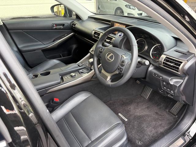 ＩＳ ＩＳ３００ｈ　バージョンＬ　純正ナビ　フルセグＴＶ　Ｂカメラ　サンルーフ　レザーシート　シートヒーター　シートエアコン　クルコン　ドラレコ　ＥＴＣ　禁煙車　自社買取車（21枚目）