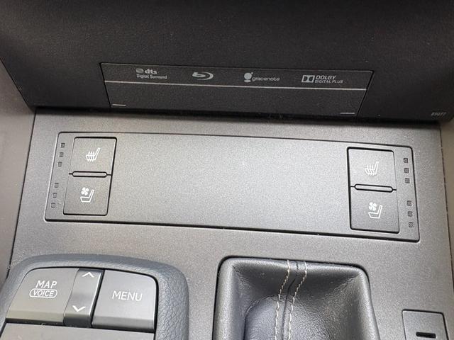 ＩＳ ＩＳ３００ｈ　バージョンＬ　純正ナビ　フルセグＴＶ　Ｂカメラ　サンルーフ　レザーシート　シートヒーター　シートエアコン　クルコン　ドラレコ　ＥＴＣ　禁煙車　自社買取車（28枚目）