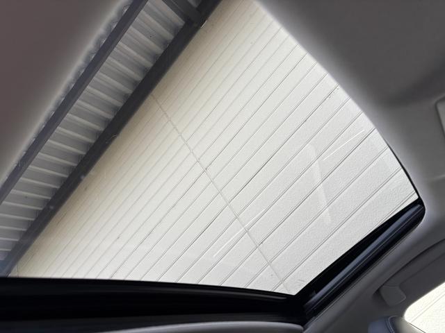 ＩＳ ＩＳ３００ｈ　バージョンＬ　純正ナビ　フルセグＴＶ　Ｂカメラ　サンルーフ　レザーシート　シートヒーター　シートエアコン　クルコン　ドラレコ　ＥＴＣ　禁煙車　自社買取車（37枚目）