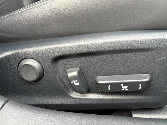 ＩＳ ＩＳ３００ｈ　バージョンＬ　純正ナビ　フルセグＴＶ　Ｂカメラ　サンルーフ　レザーシート　シートヒーター　シートエアコン　クルコン　ドラレコ　ＥＴＣ　禁煙車　自社買取車（39枚目）