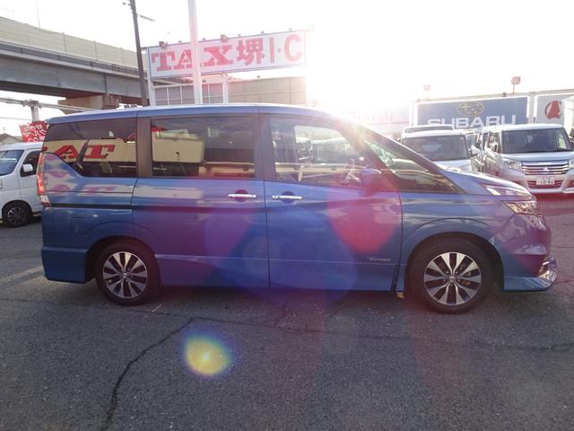 セレナ ハイウェイスターＧ　プロパイロットエディション　純正ナビ　Ｂｌｕｅｔｏｏｔｈ　パノラマモニター　バックカメラ　後席モニター　ＥＴＣ　デジタルインナーミラー（4枚目）