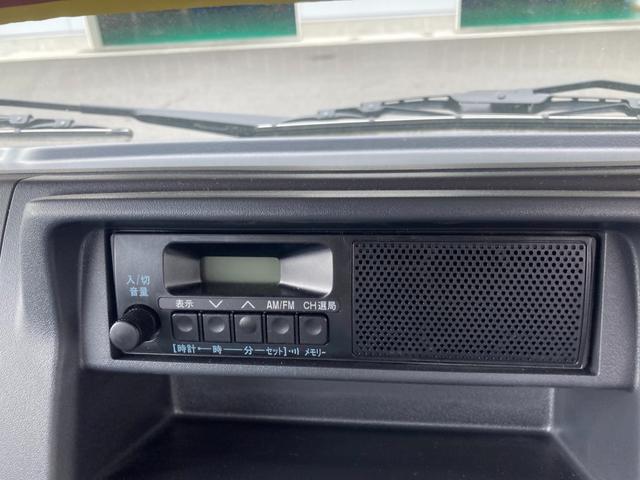 キャリイトラック ＫＣエアコンパワステ　６型　ラジオ　ＭＴ　４ＷＤ　オートライト　禁煙車　４ＷＤ（6枚目）
