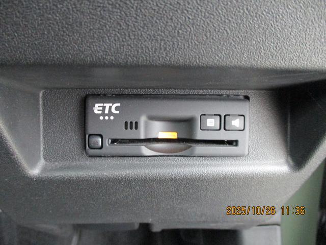 ジムニー ＸＣ　　４ＷＤ　純正ナビ　バックカメラ　ＥＴＣ　バックカメラ　オートライト　純正ナビ　プッシュスタート　シートヒーター　オートエアコン　衝突被害軽減システム　４ＷＤ　横滑り防止機能　盗難防止システム（16枚目）
