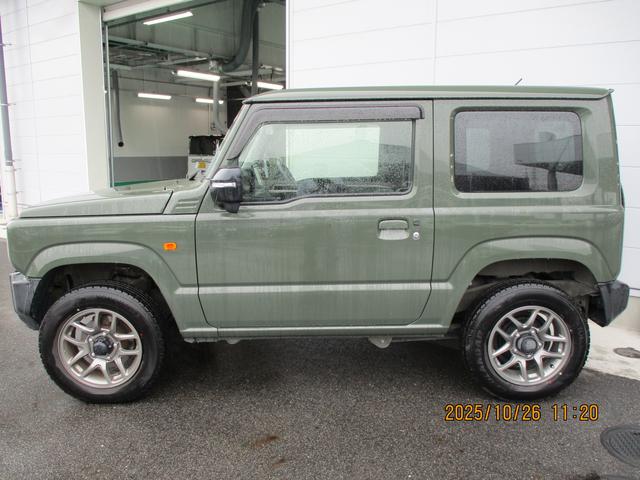 ジムニー ＸＣ　　４ＷＤ　純正ナビ　バックカメラ　ＥＴＣ　バックカメラ　オートライト　純正ナビ　プッシュスタート　シートヒーター　オートエアコン　衝突被害軽減システム　４ＷＤ　横滑り防止機能　盗難防止システム（17枚目）