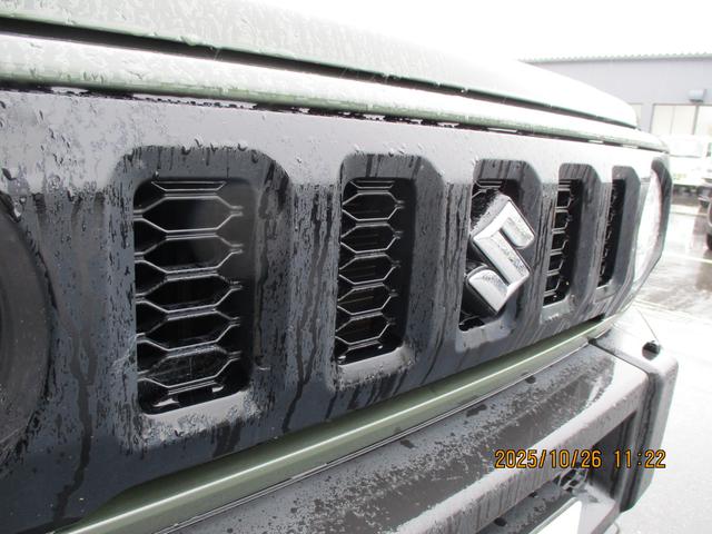 ジムニー ＸＣ　　４ＷＤ　純正ナビ　バックカメラ　ＥＴＣ　バックカメラ　オートライト　純正ナビ　プッシュスタート　シートヒーター　オートエアコン　衝突被害軽減システム　４ＷＤ　横滑り防止機能　盗難防止システム（29枚目）