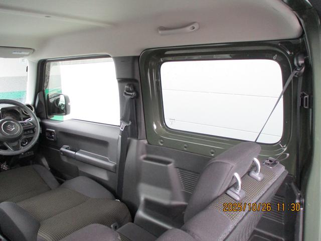 ジムニー ＸＣ　　４ＷＤ　純正ナビ　バックカメラ　ＥＴＣ　バックカメラ　オートライト　純正ナビ　プッシュスタート　シートヒーター　オートエアコン　衝突被害軽減システム　４ＷＤ　横滑り防止機能　盗難防止システム（48枚目）