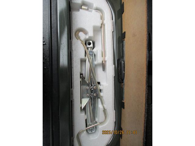 ジムニー ＸＣ　　４ＷＤ　純正ナビ　バックカメラ　ＥＴＣ　バックカメラ　オートライト　純正ナビ　プッシュスタート　シートヒーター　オートエアコン　衝突被害軽減システム　４ＷＤ　横滑り防止機能　盗難防止システム（65枚目）