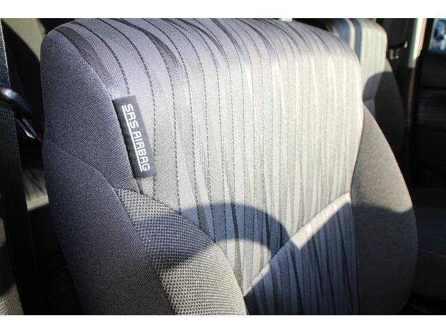 �S�X�y�X�Y�L�F�蒆�Îԁz�𑽐���葵���Ă���܂��B