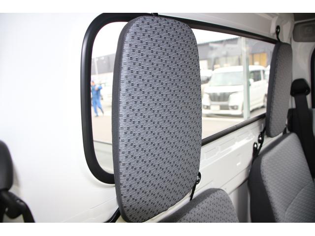 キャリイトラック KCエアコン・パワステ農繁 7型 5MT 4WD デフロック オートライト 衝突被害軽減システム 4WD アイドリングストップ 横滑り防止機能 衝突安全ボディ(4枚目)