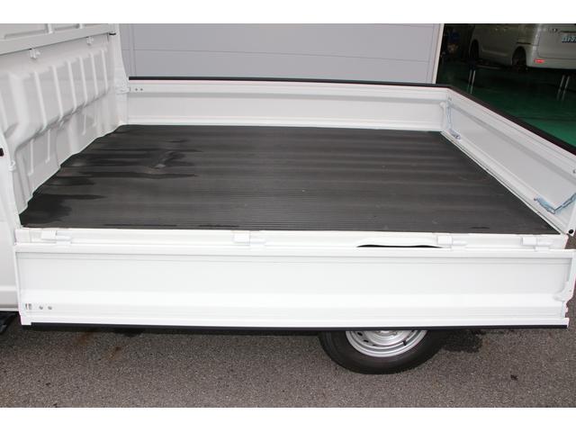 キャリイトラック KCエアコン・パワステ農繁 7型 5MT 4WD デフロック オートライト 衝突被害軽減システム 4WD アイドリングストップ 横滑り防止機能 衝突安全ボディ(16枚目)