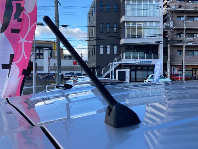 �|���̃A���e�i�𑕔�