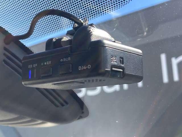 セレナ ２．０　ハイウェイスター　Ｖ　認定中古車距離無制限１年保証　両側オート（12枚目）