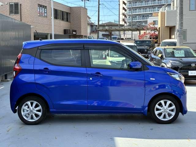 デイズ X 認定中古車走行距離無制限1年保証 バックカメラ ナビ スマートキー アルミホイール 衝突被害軽減装置 踏み間違い防止アシスト 明い室内インテリア ワンオーナー(8枚目)