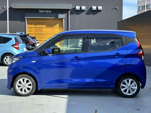 デイズ X 認定中古車走行距離無制限1年保証 バックカメラ ナビ スマートキー アルミホイール 衝突被害軽減装置 踏み間違い防止アシスト 明い室内インテリア ワンオーナー(9枚目)