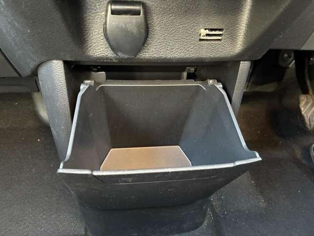 �C���X�g�Z���^�[���A�{�b�N�X�B�f�B�X�N�n�̎��[�ɕ֗��B