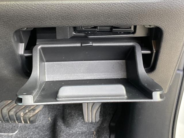 �^�]�ȉE���ɏ�������