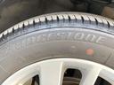 タイヤはブリジストン製