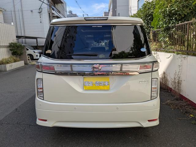 エルグランド ２５０ハイウェイスターＳ　セカンドスライドアップシート　ＨＤＤナビＴＶリアエンターテイメントシステム　アラウンドビューモニター　両側パワースライドドア　オートバックドア　ツインサンルーフ　車検整備付　ＧＯＯ鑑定ＯＢＤ診断済車両（10枚目）