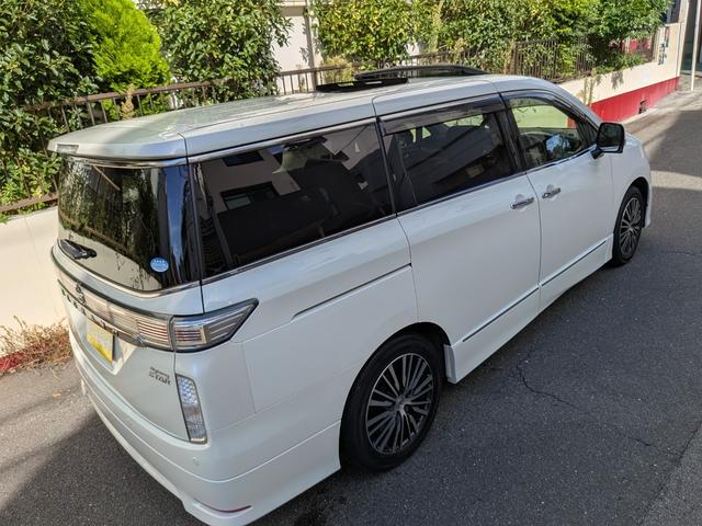エルグランド ２５０ハイウェイスターＳ　セカンドスライドアップシート　ＨＤＤナビＴＶリアエンターテイメントシステム　アラウンドビューモニター　両側パワースライドドア　オートバックドア　ツインサンルーフ　車検整備付　ＧＯＯ鑑定ＯＢＤ診断済車両（17枚目）