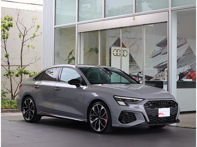 Ｓ３セダン ベースグレード　スペシャルボディカラー・Ａｕｄｉｓｐｏｒｔ１９ＡＷ・ブラックスタイリング・Ｂａｎｇ＆Ｏｌｆｓｅｎ・マトリクスＬＥＤライト・ダンピングコントロールサスペンション・プライバシーガラス・キャリパーレッド（6枚目）