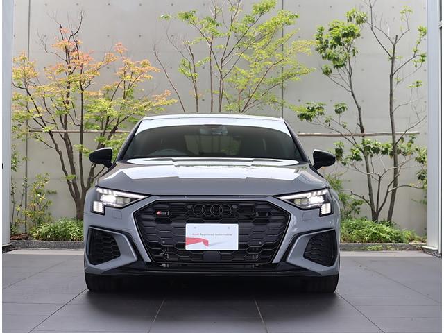 Ｓ３セダン ベースグレード　スペシャルボディカラー・Ａｕｄｉｓｐｏｒｔ１９ＡＷ・ブラックスタイリング・Ｂａｎｇ＆Ｏｌｆｓｅｎ・マトリクスＬＥＤライト・ダンピングコントロールサスペンション・プライバシーガラス・キャリパーレッド（10枚目）