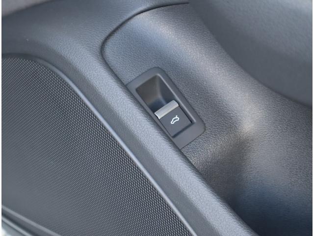 A5スポーツバック 45TFSIクワトロ スポーツ S-lineパッケージ・マトリクスLEDヘッドライト・アダプティブクルーズコントロール・レーンキープ・サイドアシスト・パークアシスト・全方位カメラ・オートマチックテールゲート・マルチアンビエントライト(42枚目)