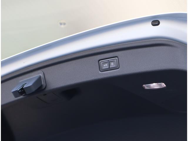 A5スポーツバック 45TFSIクワトロ スポーツ S-lineパッケージ・マトリクスLEDヘッドライト・アダプティブクルーズコントロール・レーンキープ・サイドアシスト・パークアシスト・全方位カメラ・オートマチックテールゲート・マルチアンビエントライト(75枚目)