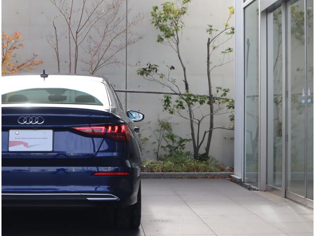 複雑で立体的な造形のライトです。ライトを照射していないときでも造形の深さがカッコイイと思わせます。営業【門間　かどま】　０８０−８５１６−０６６６　　ＭＡＩＬ　ａｕｄｉ．ｋａｄｏｍａ＠ｇｍａｉｌ．ｃｏ