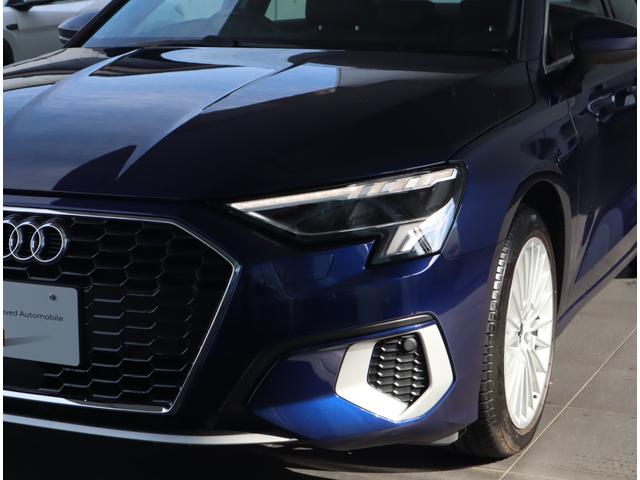 複雑で立体的な造形のライトです。ライトを照射していないときでも造形の深さがカッコイイと思わせます。