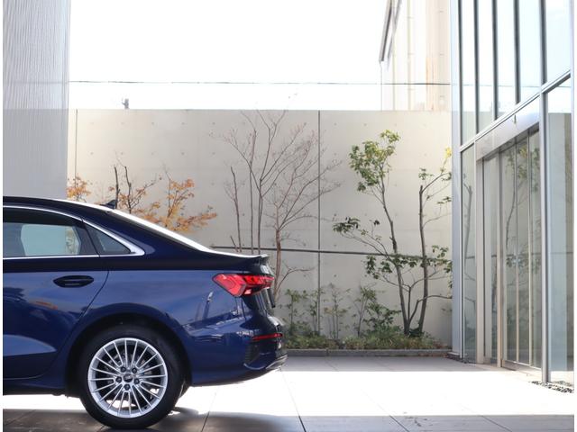 リヤエンドデザインは、アウディならではの無駄の無いデザインで、シンプルながらも強い個性を主張します。