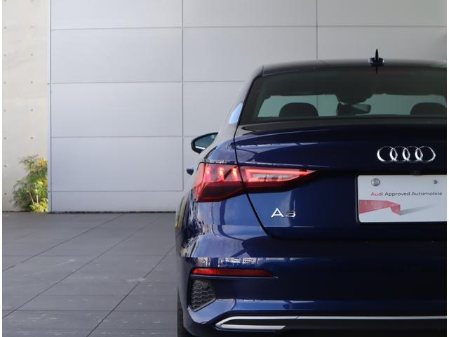 ブレーキランプ・テールランプにもＬＥＤを採用。素早く点灯し、視認性も高いのでブレーキングなどの挙動も後方ドライバーにいち早く知らせます。さらに長寿命や省エネなど、数多くのメリットを兼ね備えています。