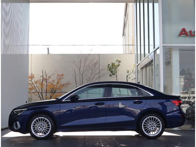 シャープでエッジの効いた美しいボディのプレスライン。まるでしっかりとアイロン掛けをしているＹシャツを身にまとっているようです。エッジの効いたプレスラインは清潔で上品な印象を与えてくれます。