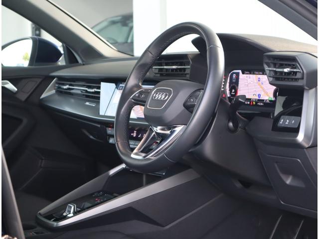 アウディらしい派手すぎない上品なインテリア。