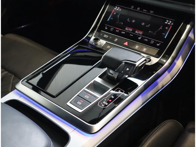 �V�t�g���o�[�܂Ŕ������f�U�C������Ă��܂��B�������H�ƍ��h�C�c�ł��ˁB