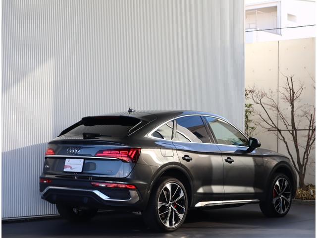 �����͂P�ԗǂ������Ă���ƌ����܂��B�㑱�Ԃ���͂��̂悤�Ɍ����Ă��܂��B�������ނ悤�ȓƓ��̏d�����̂���O���}���X�ȃ����f�U�C���B��납��̋��������������܂��B