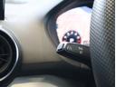 【レーンキープ】車線から逸脱する可能性があることを知らせるとともに、ハンドル操作をアシストすることにより車線からの逸脱回避を支援する装置です。