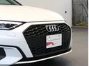 先代からデザインが変らないシングルフレームグリルです。全車同じデザインで統一感があり、Ａｕｄｉのアイコンの一つです。